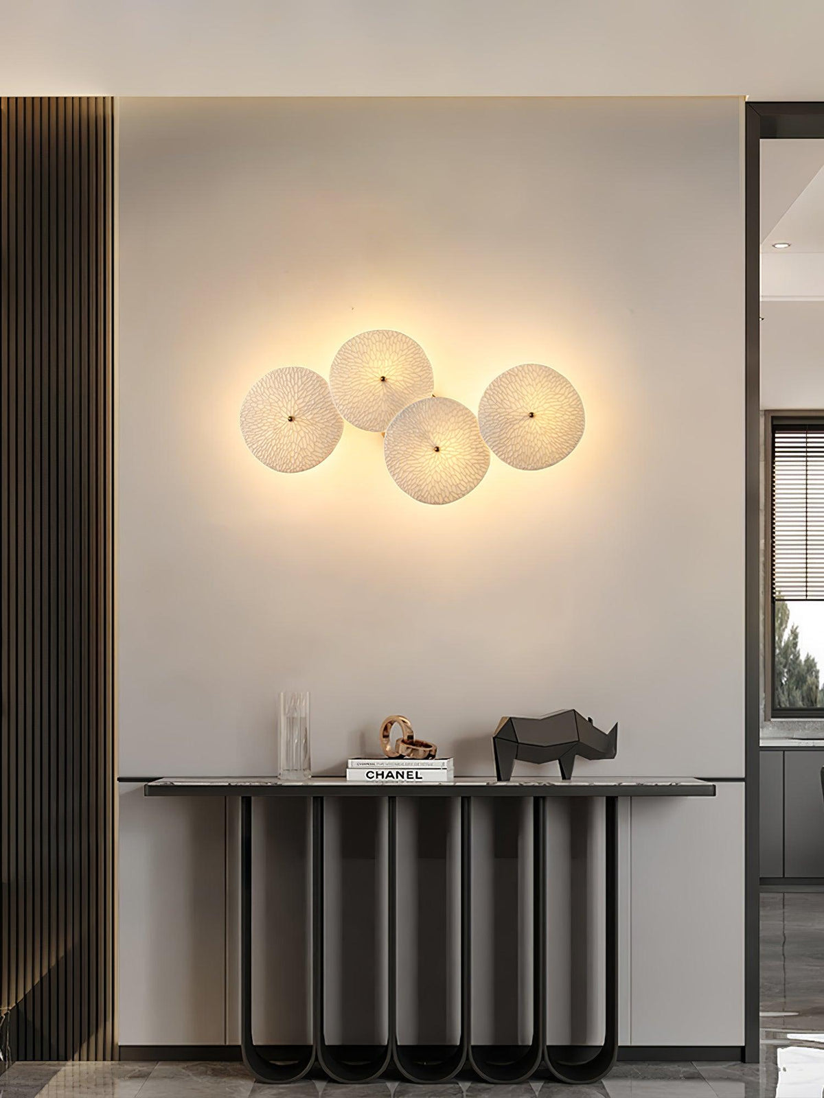 Ceramic Petal Wall Sconce – Floral LED Light with Gold Metal Accents for Hallway, Bedroom & Living Room Decor