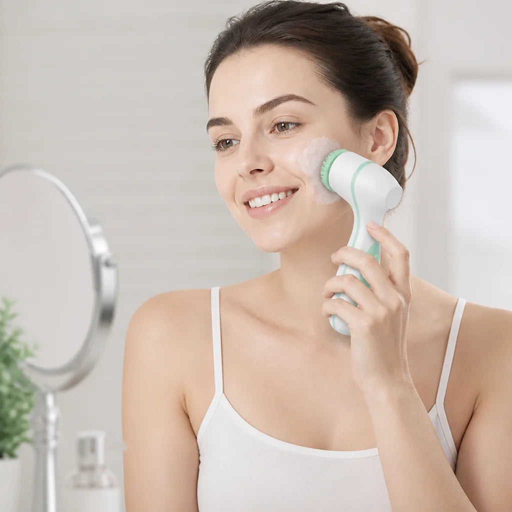 Cepillo de limpieza facial de silicona 3 en 1 recargable