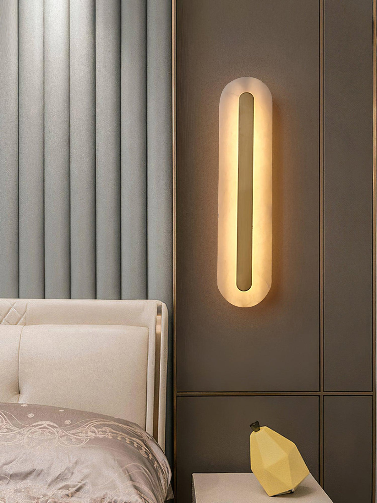 Alabaster Wall Sconce with Brass Accents – Modern LED Fixture for Living Room, Hallway & Bedroom
