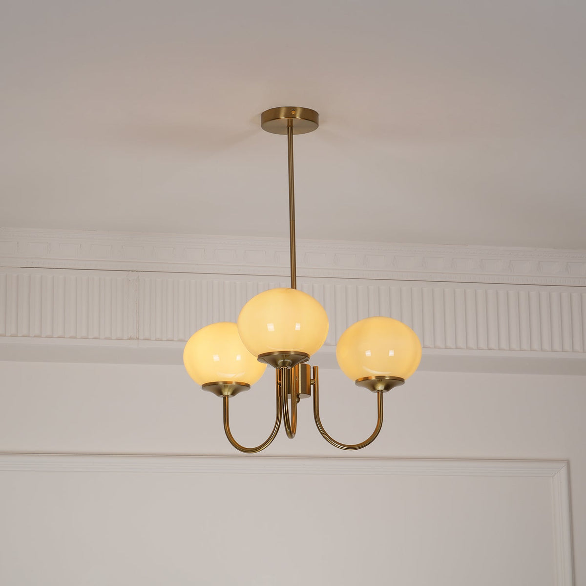 Multi-Head Pendant Chandelier with Colored Glass Shades 18-26 in Metallic Finish for Dining Room Bedroom Kitchen Island Overhead Lighting E2