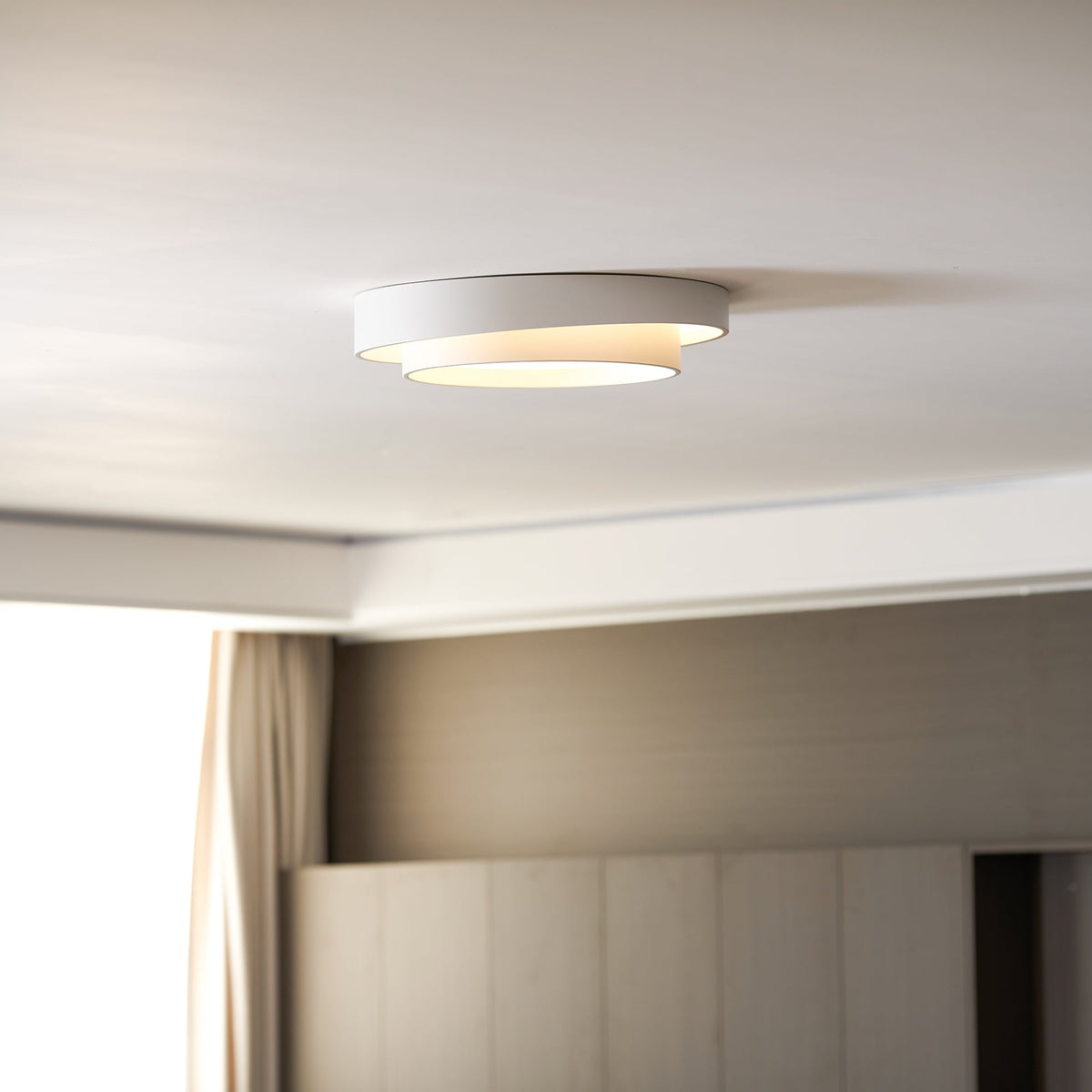 Flush Mount LED Ceiling Light Round Low-Profile Fixture Black White Gray 16 20 24 Inch Diameter for Bedroom Hall Kitchen Foyer