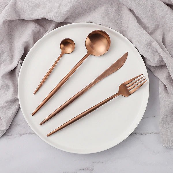 Moderno juego de vajilla de acero inoxidable de 24 piezas con revestimiento de espejo de titanio: platos y cubiertos elegantes para una cena con estilo