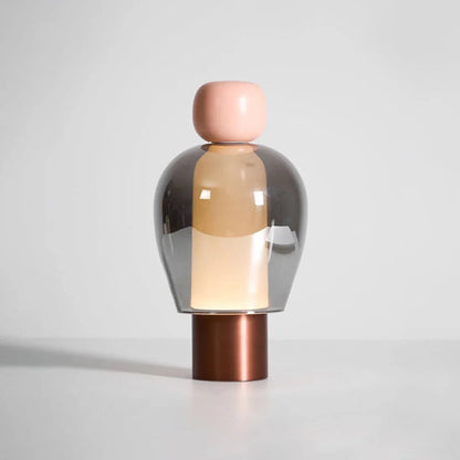 Lámpara de mesa escultural moderna: diseño inalámbrico recargable para dormitorio o escritorio, elegante acabado de vidrio, tamaño compacto, LED regulable