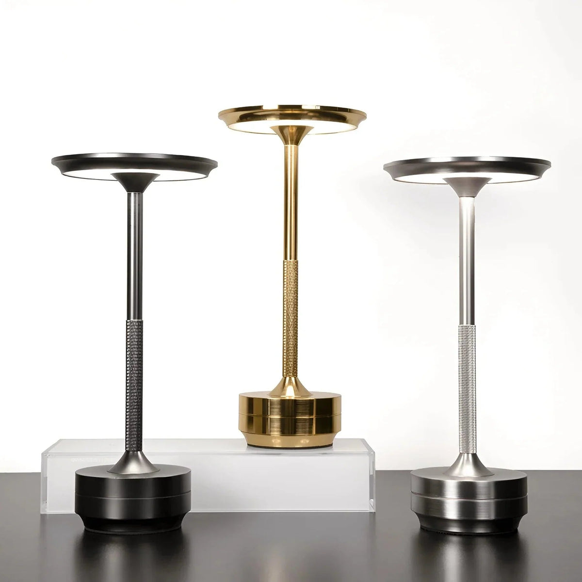 Ortekor Modern Wireless Charging Lamp with Elegant Aluminum Design for Cozy Ambiance