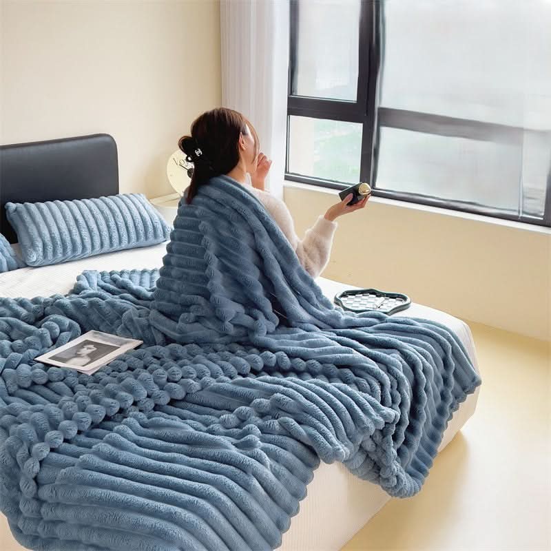 CLOUDHARE – Plush Blanket Set for Luxurious Cozy Living