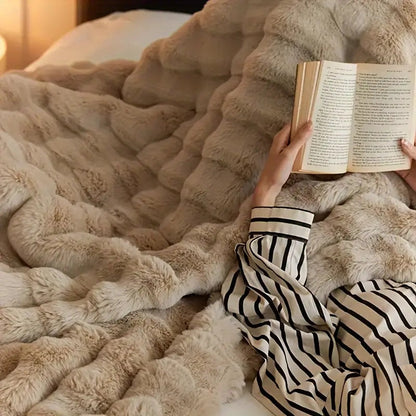 Plush Faux Rabbit Fur Throw Blanket – Double-Layered, Ultra-Soft & Lightweight for Couch, Bed & Travel