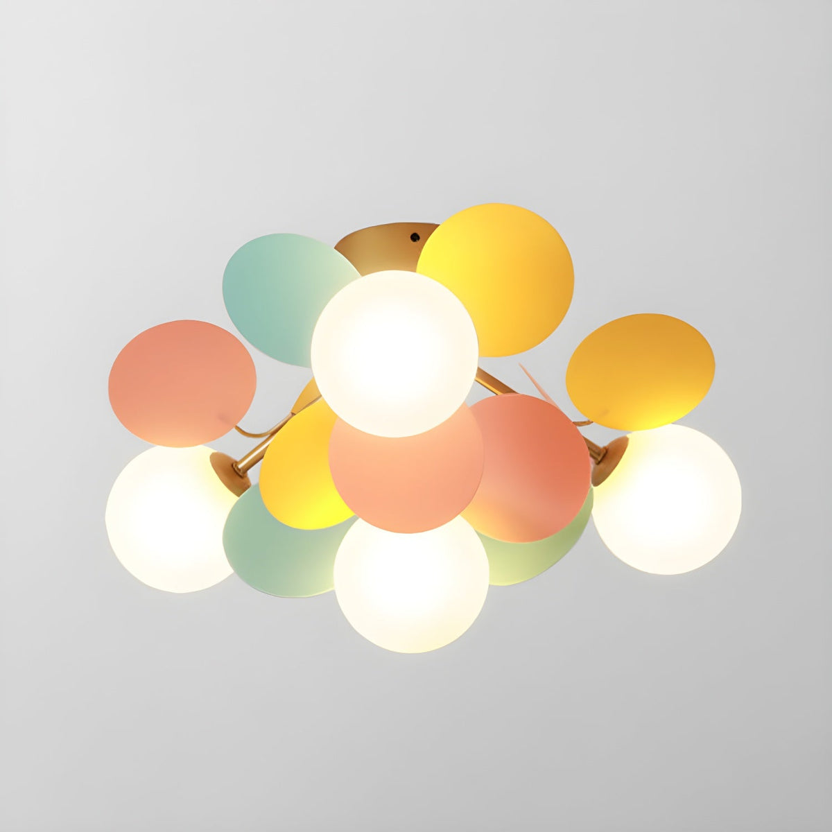 Lámpara de techo de montaje empotrado con múltiples globos y pantallas esféricas en tonos pastel: lámpara LED colorida y moderna para habitaciones infantiles, salas de juegos y espacios contemporáneos