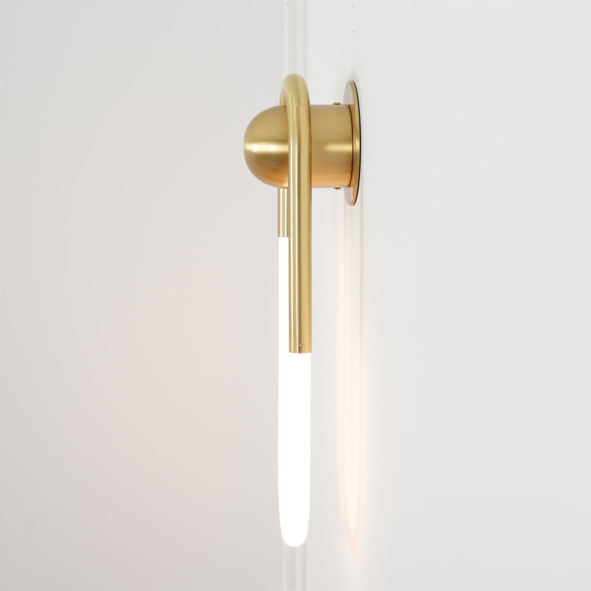 Sculptural Loop Sconce 9W Integrated LED Brass or Black Finish Dimmable Hardwired Fixture for Bedroom Hallway Living Room Contemporary Minim
