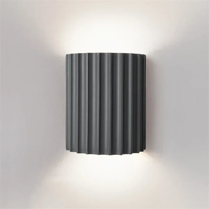 Textured Resin Wall Sconce with Upward & Downward Glow – Modern Ribbed Design for Bedroom, Living Room, Hallway – E27 Socket