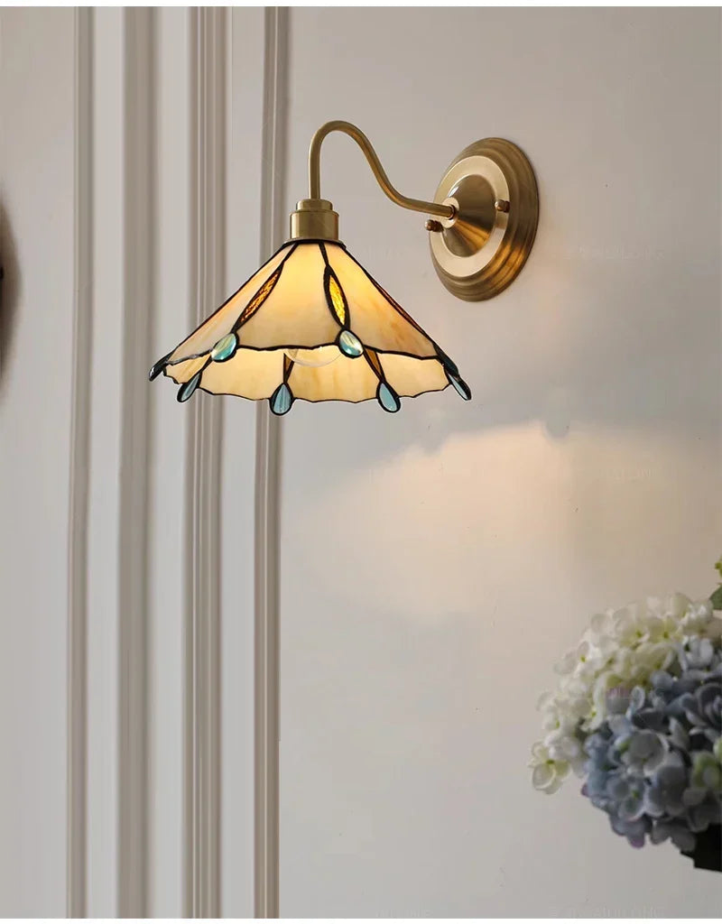 Tiffany-Style Glass Sconce with Curved Copper Arm E27 Socket 11 in x 8 in Bedroom Hallway Accent Light for Living Room Study Bathroom