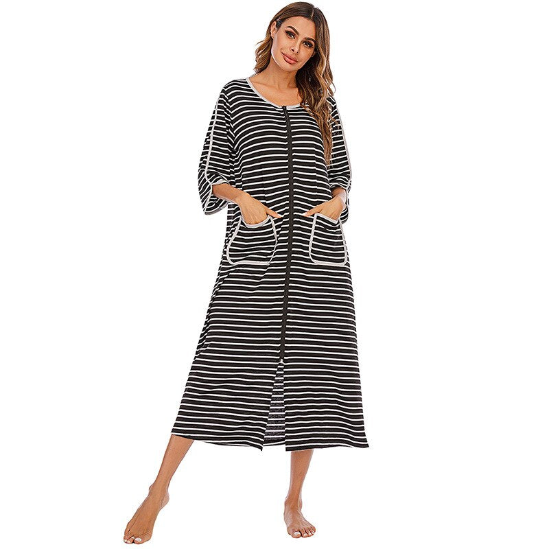 Zip-Front Hooded Bathrobe for Women – Soft Fleece Robe with Pockets & Full Zipper – Cozy Loungewear for Home, After Shower, Maternity