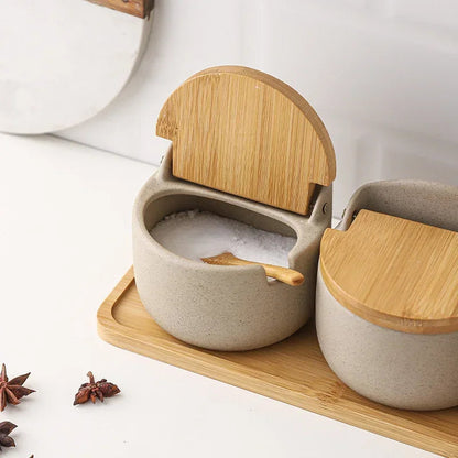 Tarro de cerámica para especias con tapa de bambú y soporte para cuchara integrado | Recipiente de estilo japonés para una cocina ordenada