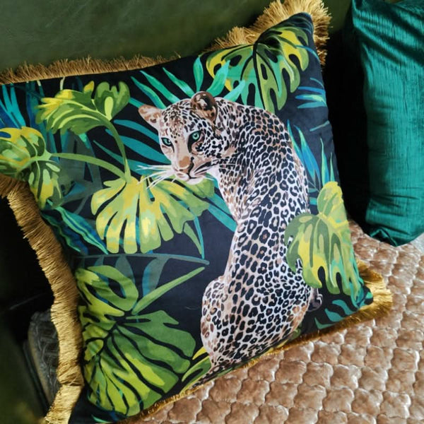 JUNGLELIVA – Retro Jungle Animal Cushion Cover for Sofa Decor