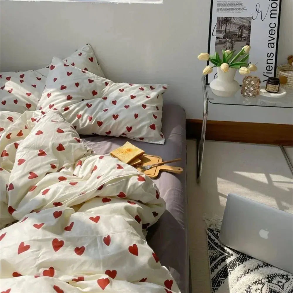 Heart Print Bedding Set – 4-Piece Queen Full Twin Duvet Cover Sheet & Pillowcases Microfiber Soft Lightweight for Kids Adults Bedroom