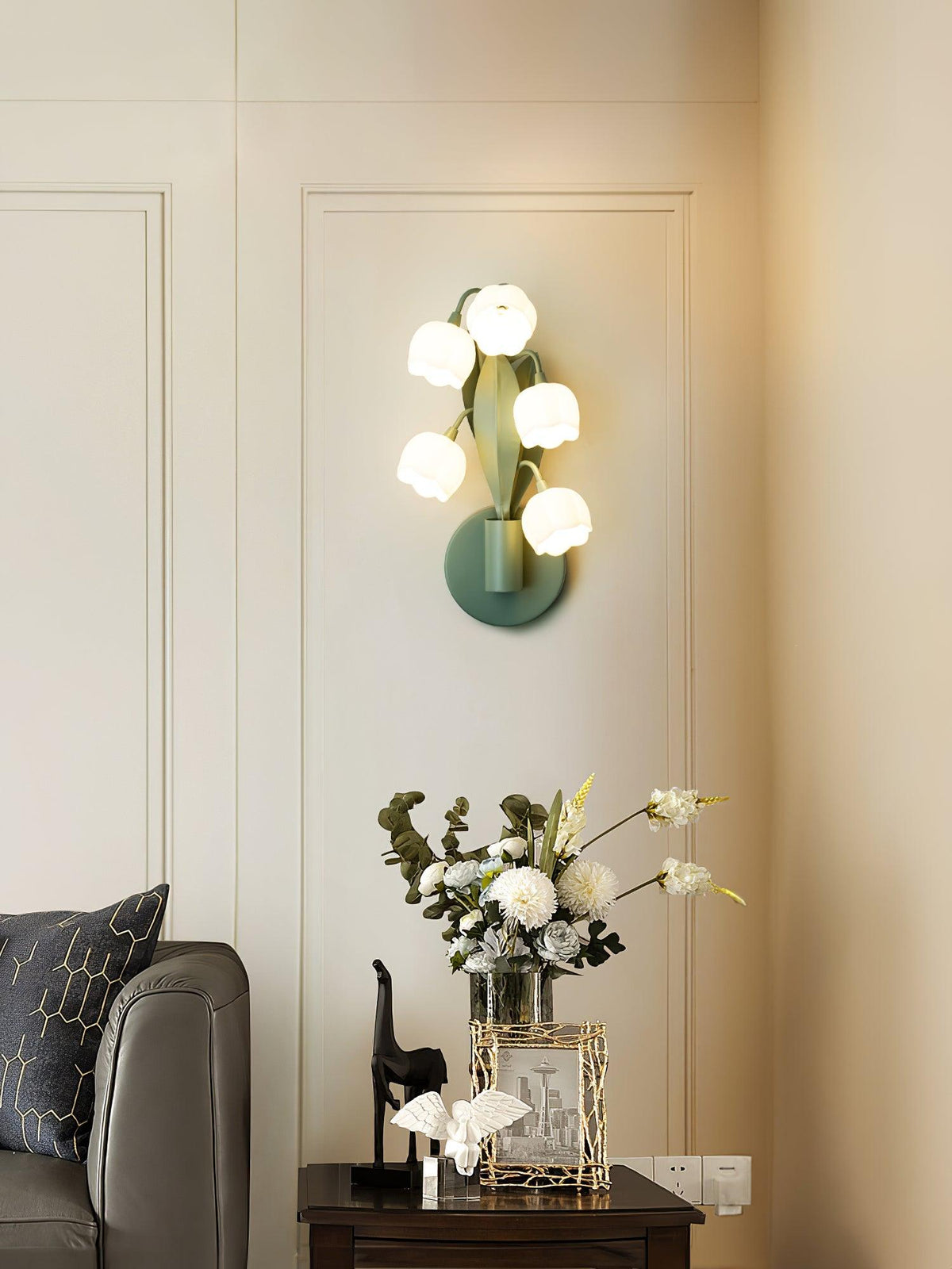 Orchid-Inspired Decorative Sconce with Adjustable Color Lighting for Bedroom Living Room Bathroom Modern Nature Accent Wall Mount Metal Fixt