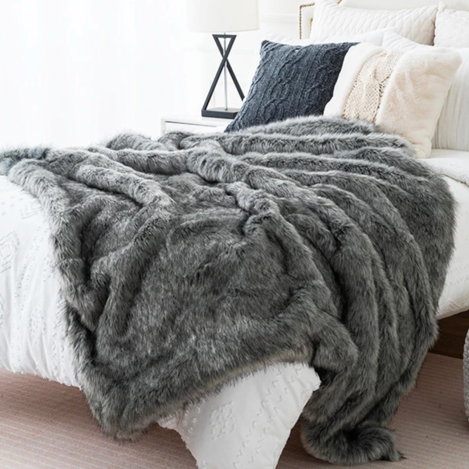 Plush Faux Fur Throw Blanket 80x60 Inches Luxe Textured Oversized Accent for Couch Bed Sofa Chair Living Room Bedroom Decor Soft Warm Machin