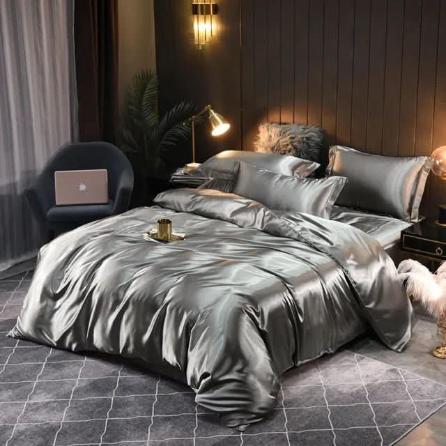 Silk Comfort | Luxurious Silk Duvet Cover for Ultimate Sleep Experience | Breathable and Temperature-Regulating Design