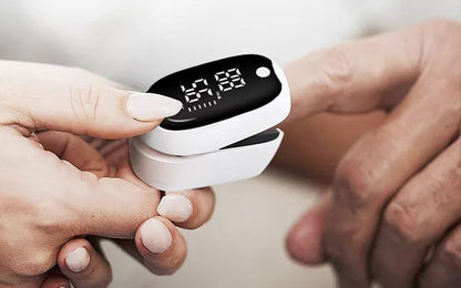 Oxímetro de pulso de dedo | Monitor preciso de oxígeno en sangre con pantalla LED para obtener información de salud al instante