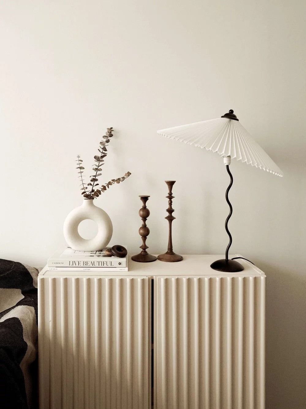 Sculptural Desk Lamp with Gathered Shade & Arc Base 17-inch Beige White Green Black Nightstand Light for Bedroom Living Room Accent