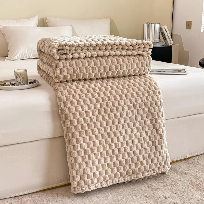 Ultra Soft Checkered Velvet Blanket – Cozy Plush Throw for Sofa and Bed