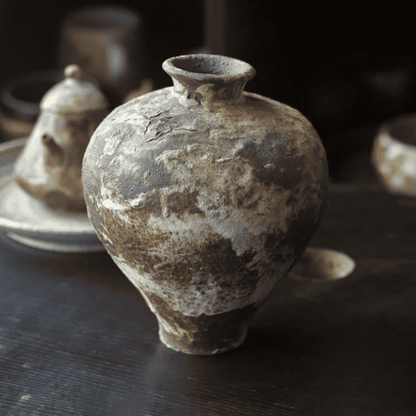 Vasija de cerámica artesanal | Jarrón decorativo con acabado patinado para un estilo minimalista