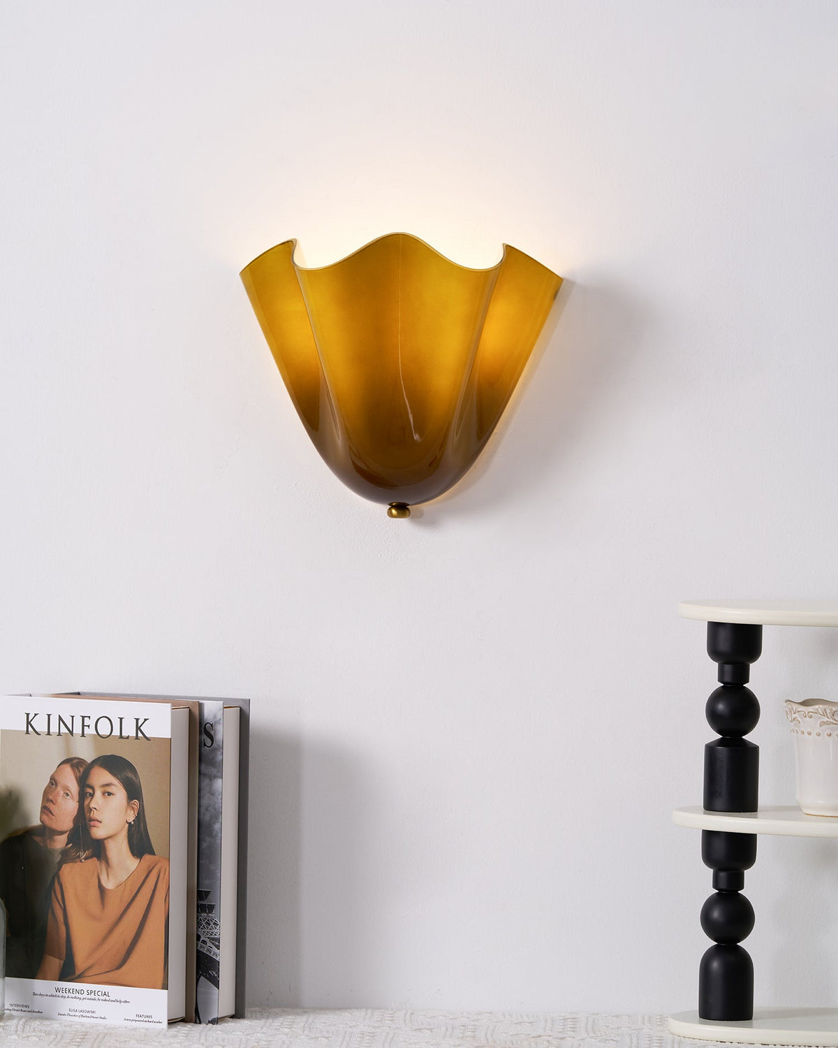 Hand-Blown Glass Wall Sconce 11 in Wide Petal Shade Lighting Fixture Bedroom Hallway Ambient Light E26 Base 110-120V Dual Bulb Decorative Mo
