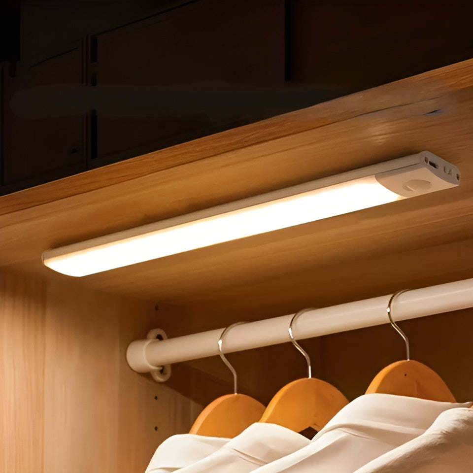 Tira de luz LED con sensor de movimiento PIR, recargable por USB-C, de aluminio, inalámbrica, para debajo de gabinetes, armarios, pasillos, dormitorios y escaleras, de 12-16 pulgadas