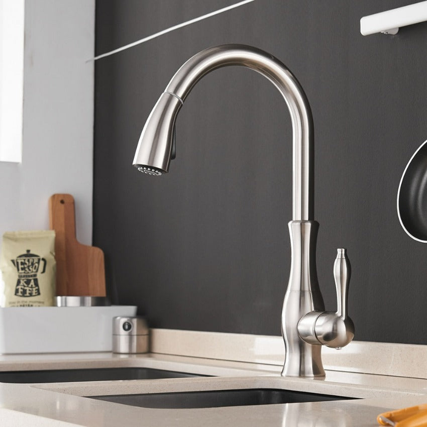 Single-Handle Brass Sink Mixer with Retractable Spray Hose for Kitchen – 17.7 in Height, 360° Swivel Spout, Easy-Install Single-Hole Mount,