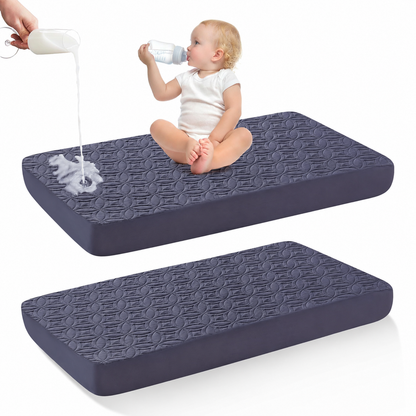 CozyNest | Protector impermeable para colchón de cuna con tela suave gris | Silencioso y lavable a máquina para la máxima comodidad del bebé
