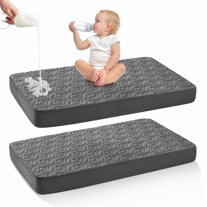 CozyNest | Protector impermeable para colchón de cuna con tela suave gris | Silencioso y lavable a máquina para la máxima comodidad del bebé