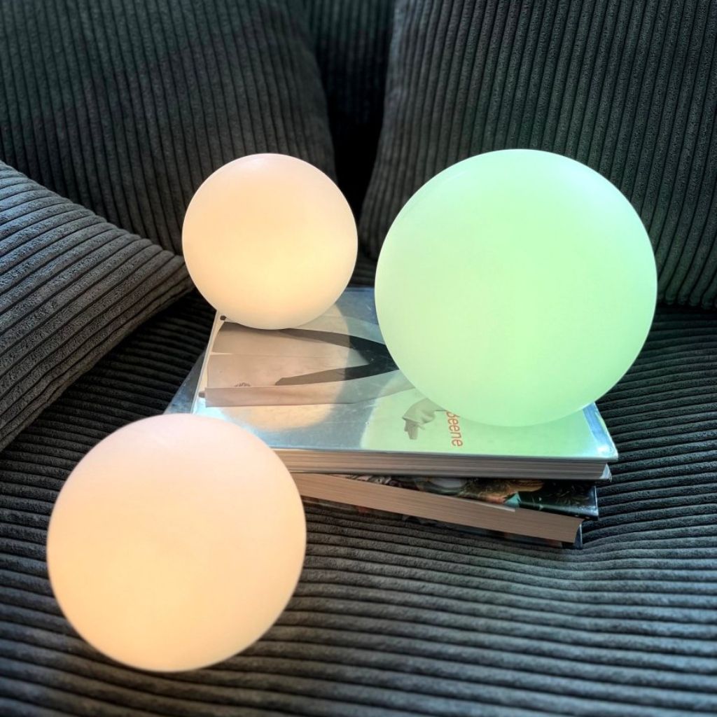 Lámpara LED esférica recargable con control remoto: 16 modos de color, resistente a la intemperie para iluminación ambiental en interiores y exteriores