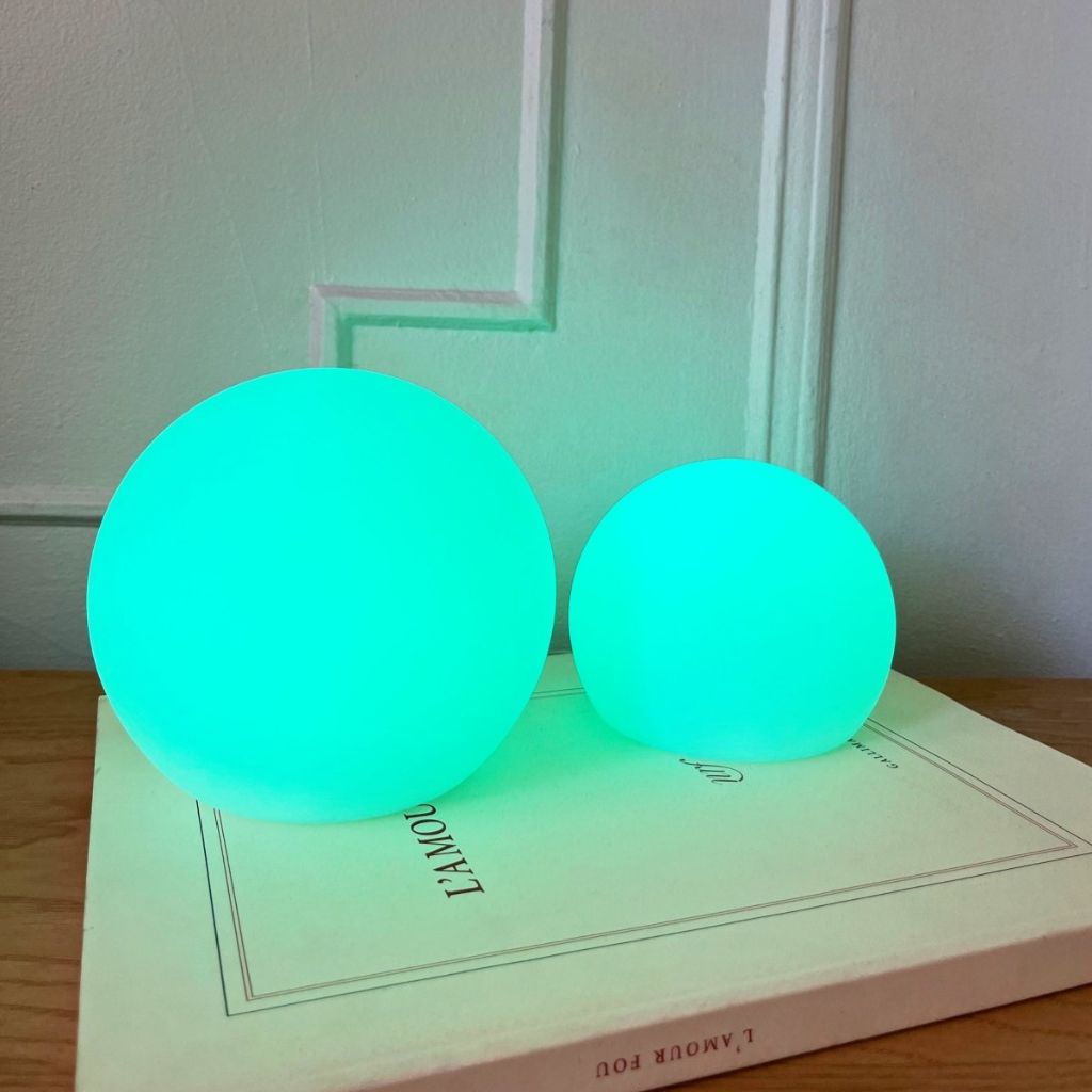 Lámpara LED esférica recargable con control remoto: 16 modos de color, resistente a la intemperie para iluminación ambiental en interiores y exteriores