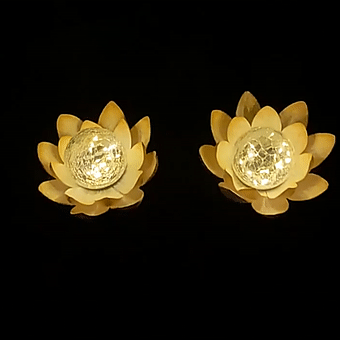 SerenityGlow – Solar Lotus Lantern for Charming Outdoor Spaces