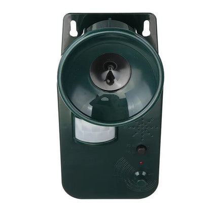 Ultrasonic Animal Repeller Outdoor Motion Sensor Pest Deterrent Device Waterproof Yard Protection for Deer Rodents Birds Battery Powered