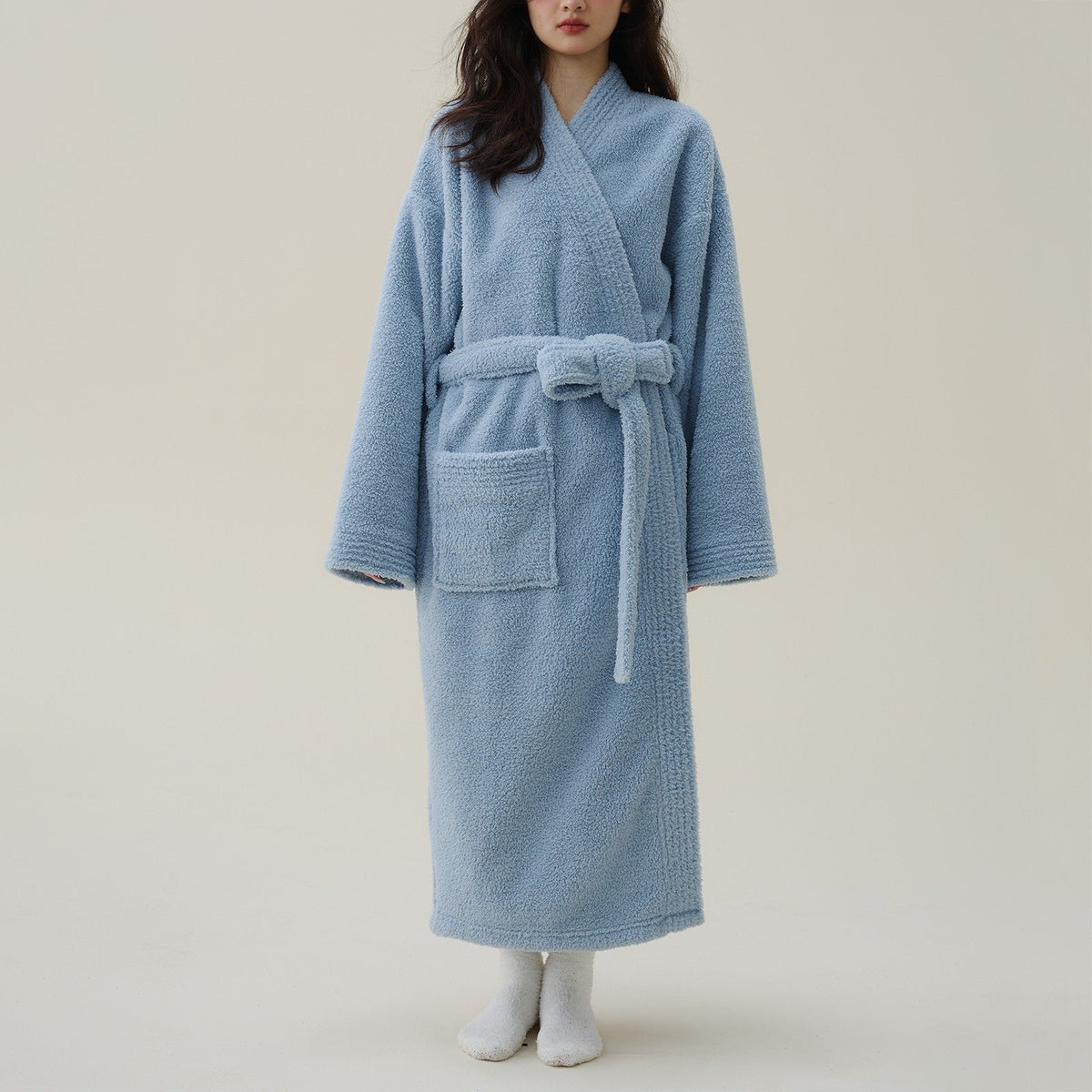 Women's Plush Fleece Robe – Long Kimono Style Bathrobe for Winter Warmth & Relaxation at Home