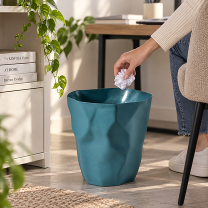 CURVEBIN – Papelera de forma irregular con diseño que ahorra espacio