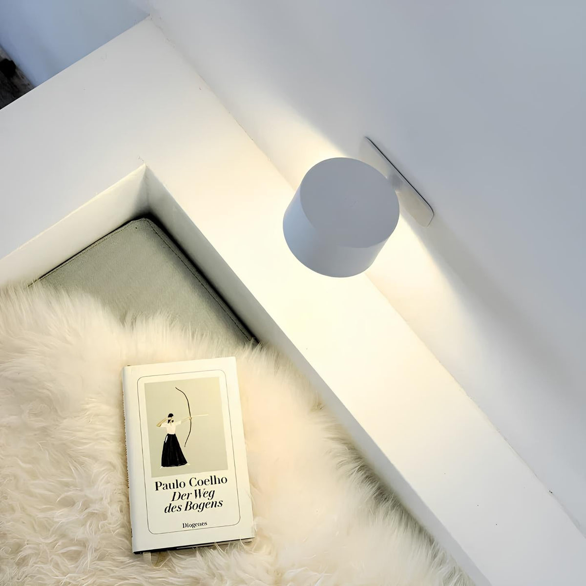 Rechargeable Wall Sconce with 360° Swivel Head – Dimmable LED Accent Light for Bedroom, Living Room, Reading Nook