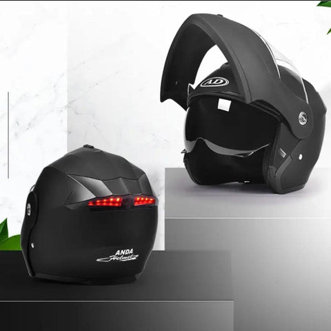 Ultimate Riding Gear | Full Face Motorcycle Helmet with Impact-Resistant Shell | Comfortable Protection for Safe Journeys