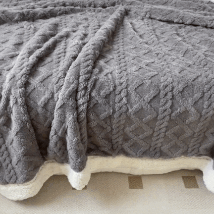 CozyLuxe – Premium Sherpa Snuggle Blanket