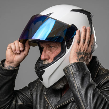 Serie de carreras | Casco de motocicleta con visera de tono azul | Diseño integral para mayor comodidad y estilo