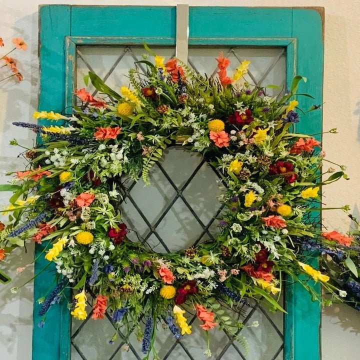 Hermosa corona floral para la decoración del hogar