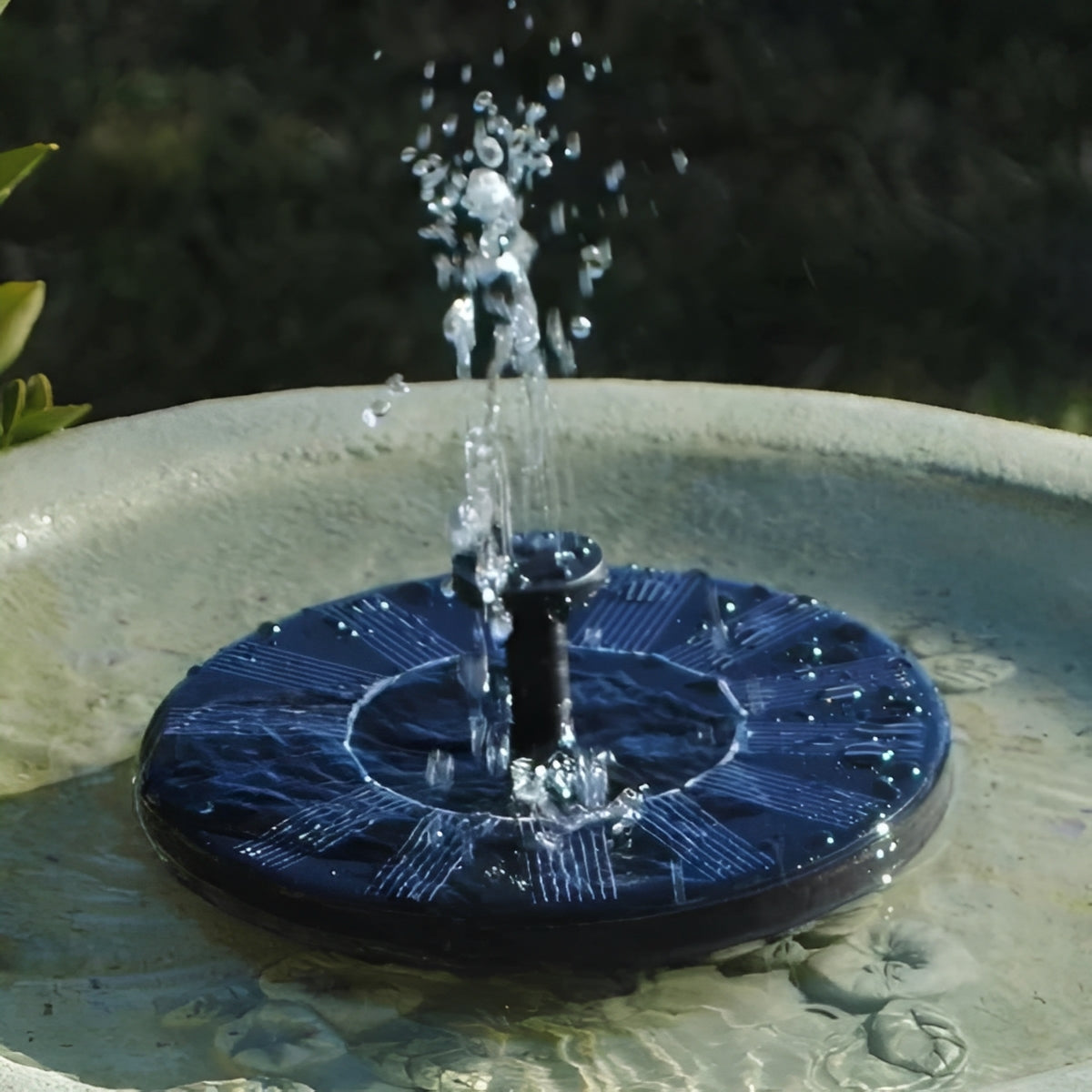 Fuente de agua solar para estanques y pájaros al aire libre