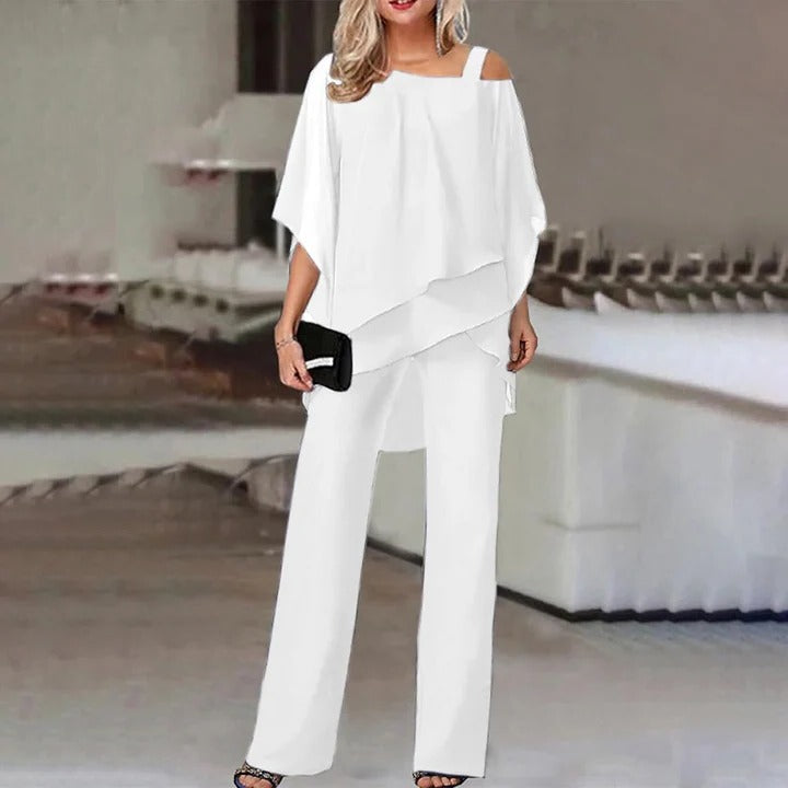 Traje de mujer de moda con hombros descubiertos