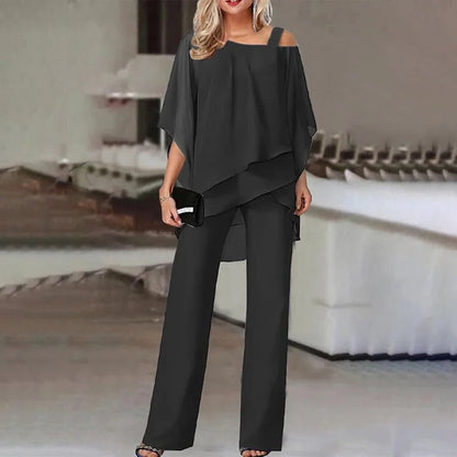 Traje de mujer de moda con hombros descubiertos