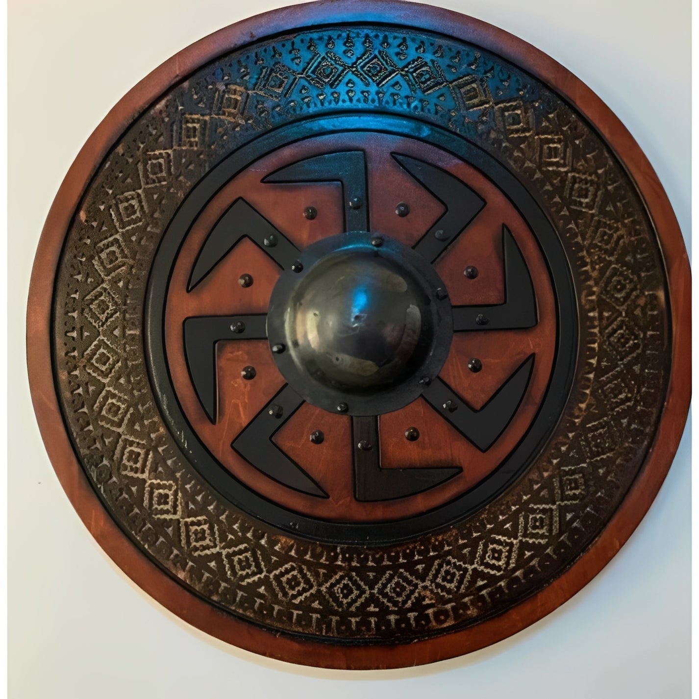 Escudo de batalla grabado único y defensa nórdica personalizable