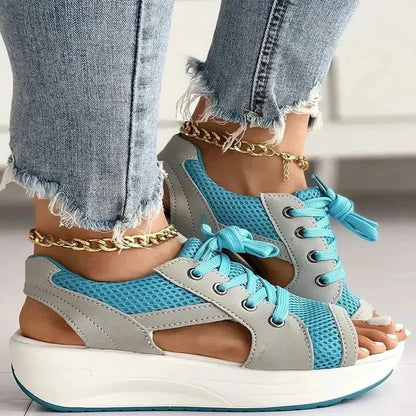 Sandalias de tacón alto cómodas con recortes y plantillas suaves