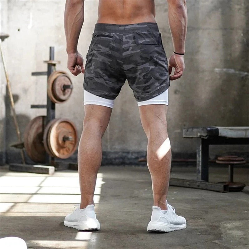 Pantalones cortos deportivos de camuflaje para hombre con forro de compresión incorporado