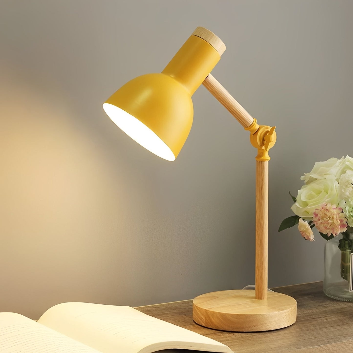 Lámpara LED de escritorio flexible con brazo ajustable