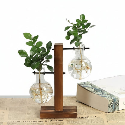 Maceta de cristal para interiores con base de madera