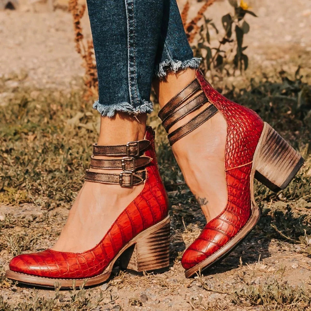 Sandalias planas de mujer con hebillas y plantillas cómodas